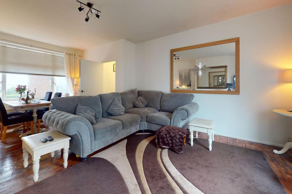 Spacious One Bedroom Flat West Hoathley Екстериор снимка